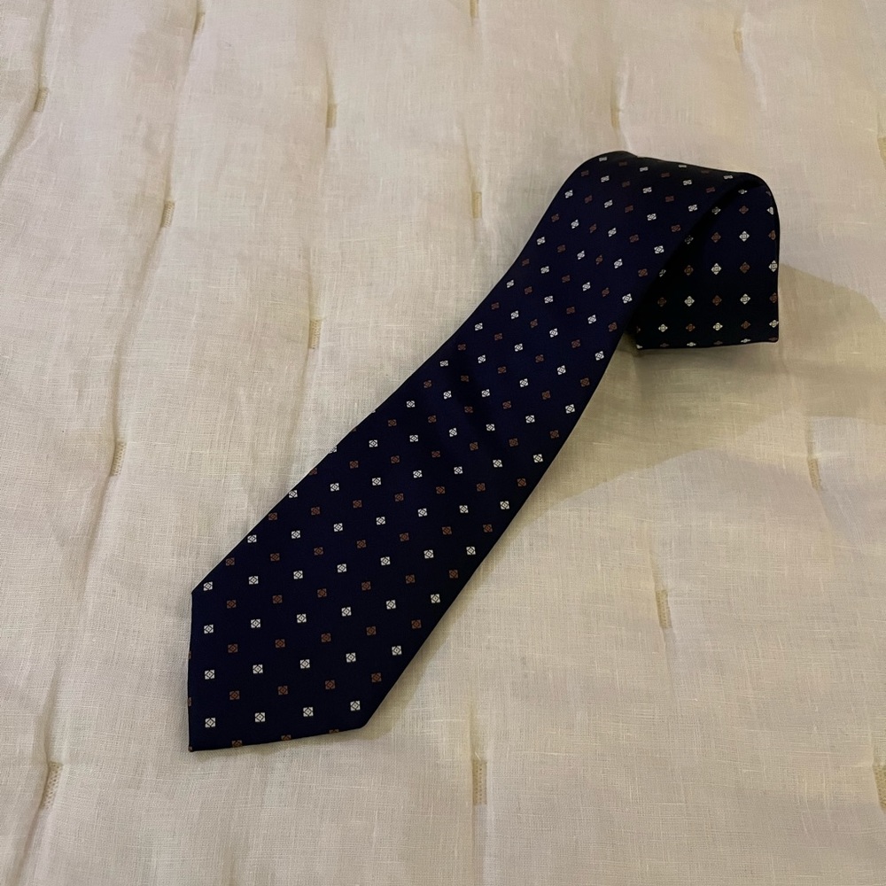 EUC versatile navy and brown tie